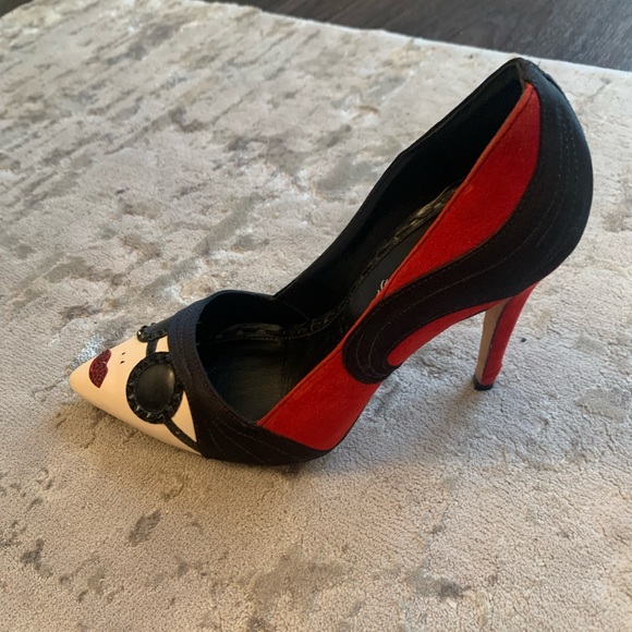 Alice and Olivia - Picture 3 of 3